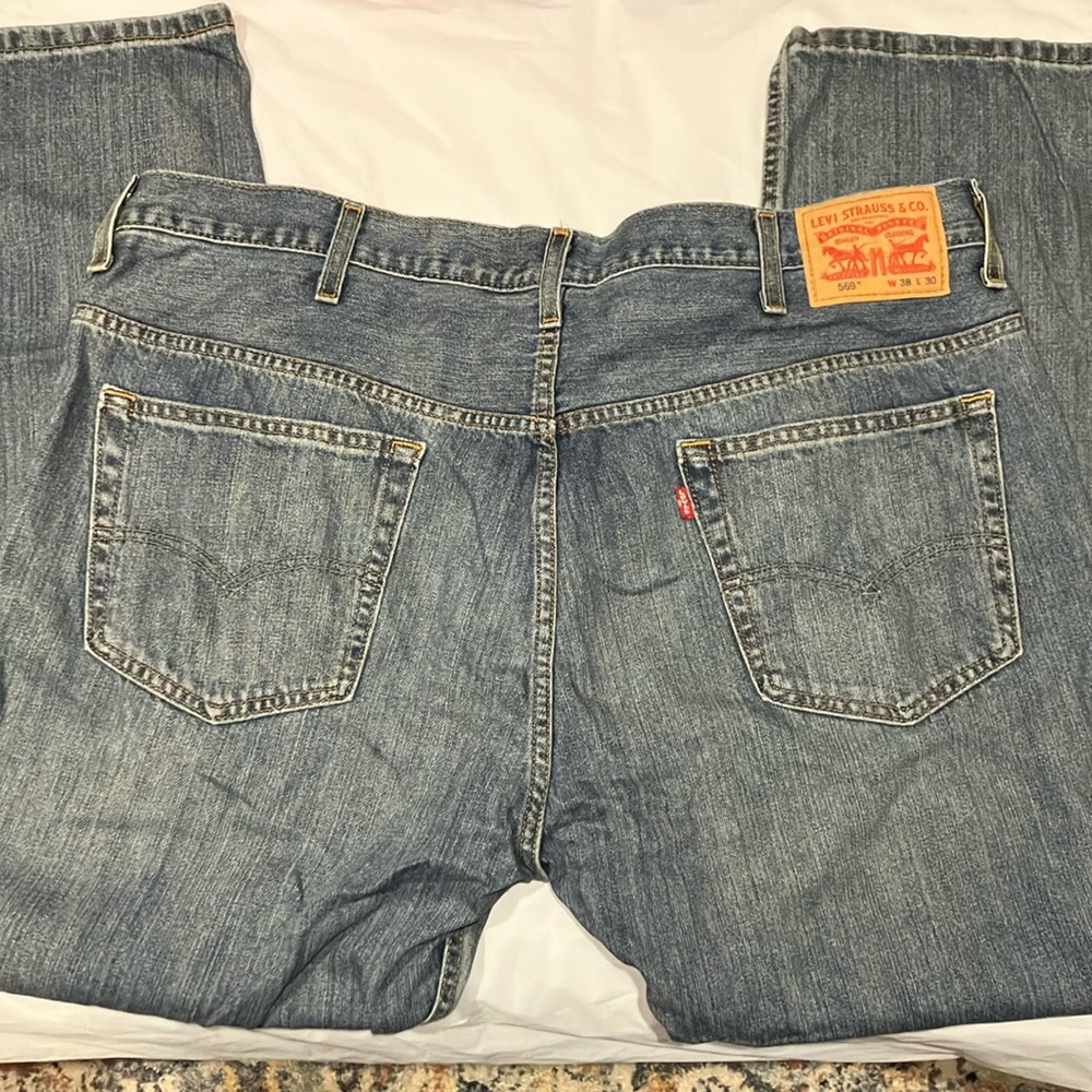 EUC Sz 38/30 Levi’s 569 mens jeans
